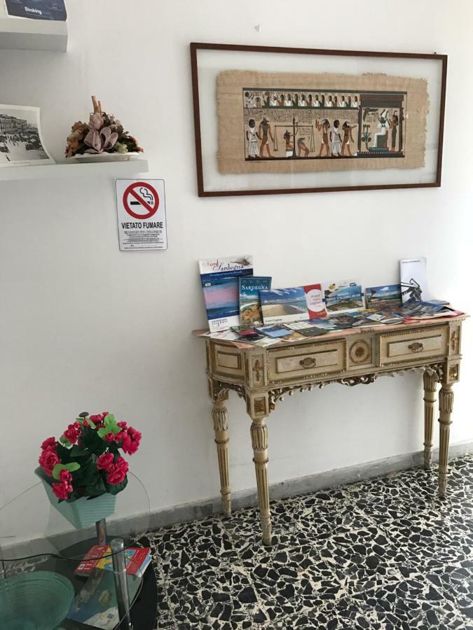 B&B Cagliari Ariosto Кальярі Екстер'єр фото