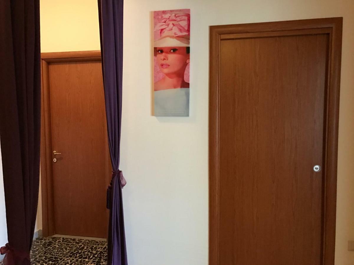 B&B Cagliari Ariosto Кальярі Екстер'єр фото