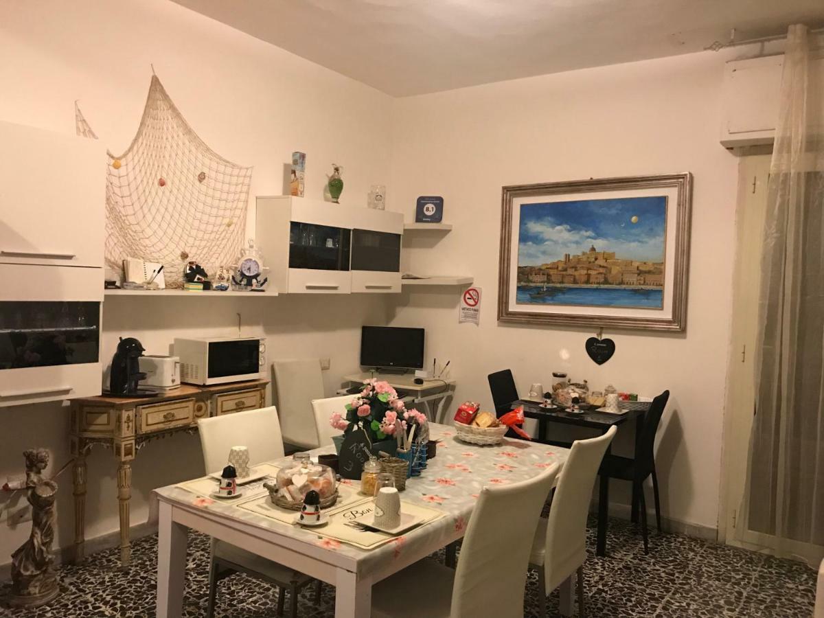 B&B Cagliari Ariosto Кальярі Екстер'єр фото