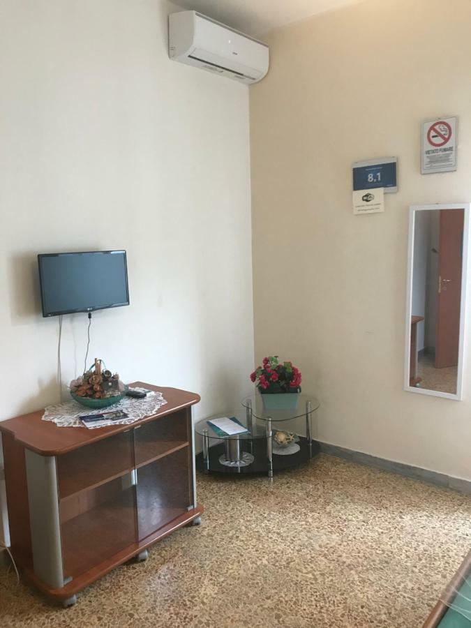 B&B Cagliari Ariosto Кальярі Екстер'єр фото
